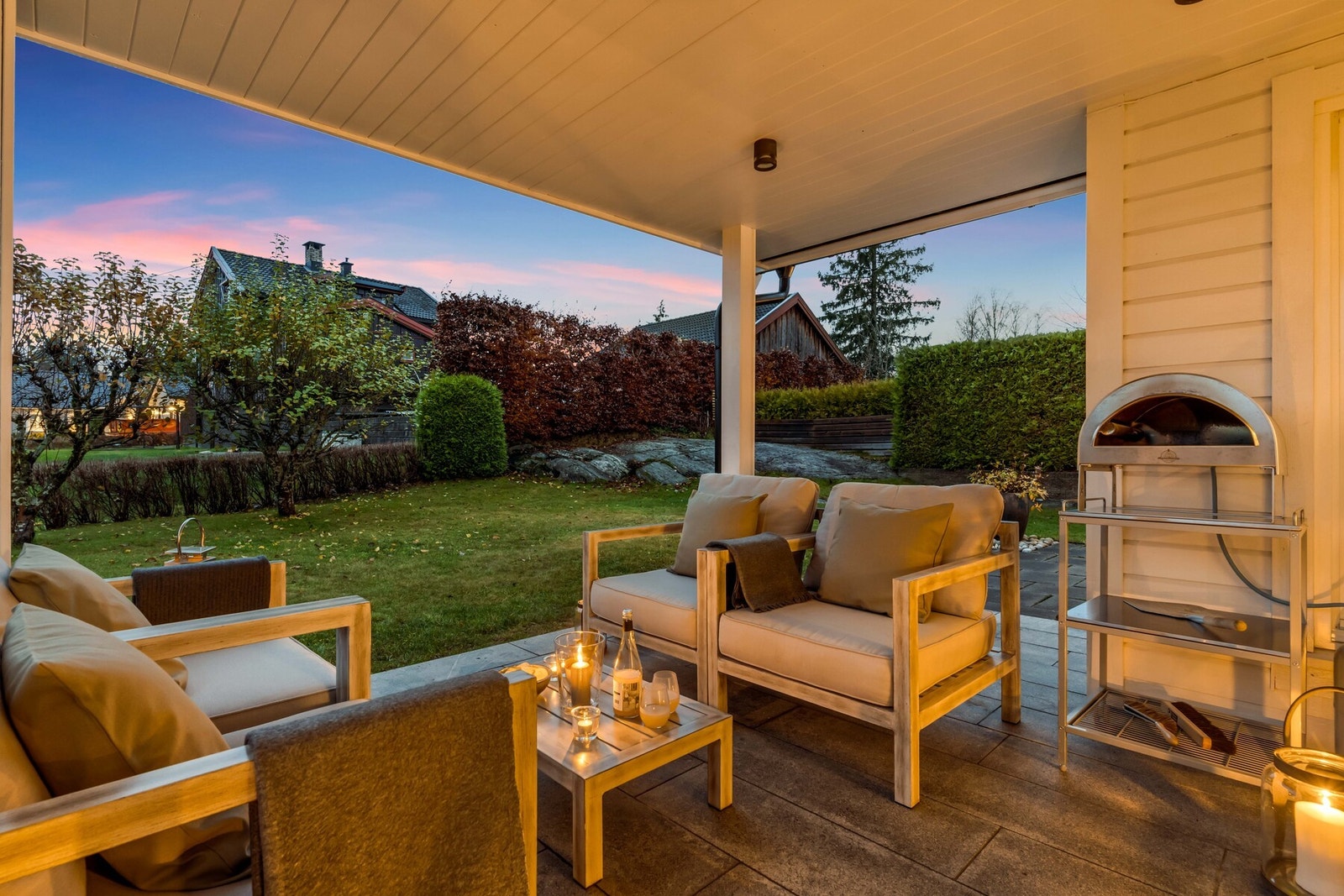 Hver kvadratmeter er brukt med én tanke: at hverdagen skal flyte, og at familien skal ha rom til både samvær og privatliv. Galleribilde