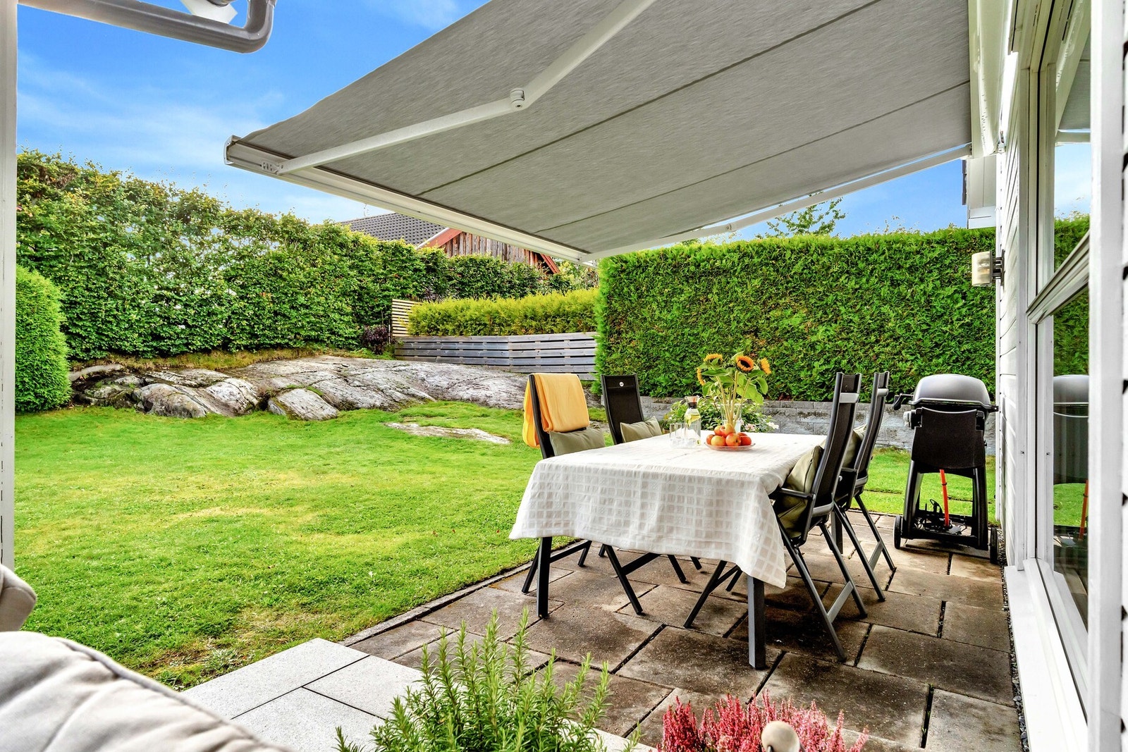 For barnefamilier er beliggenheten spesielt gunstig. Det er kort vei til flere barnehager i nærområdet, blant annet ved Røykås velhus. Galleribilde