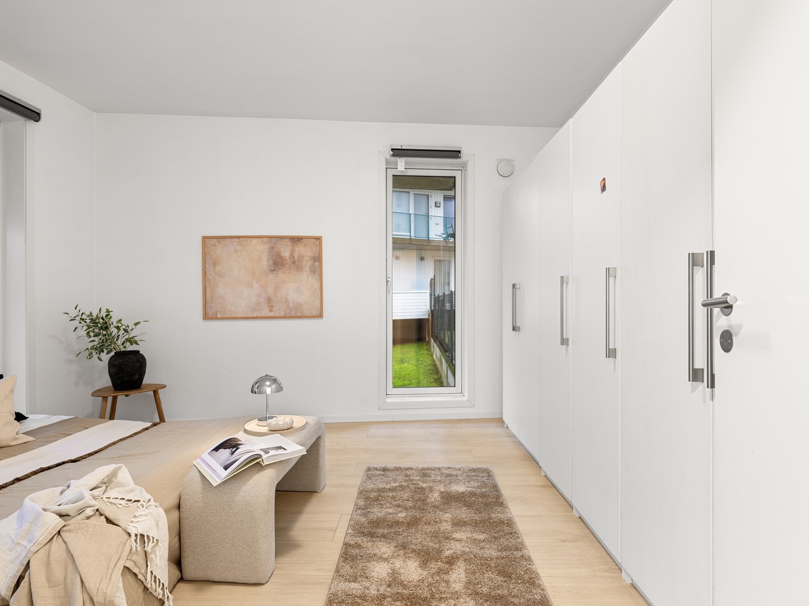 Rikelig med garderobeskap Galleribilde