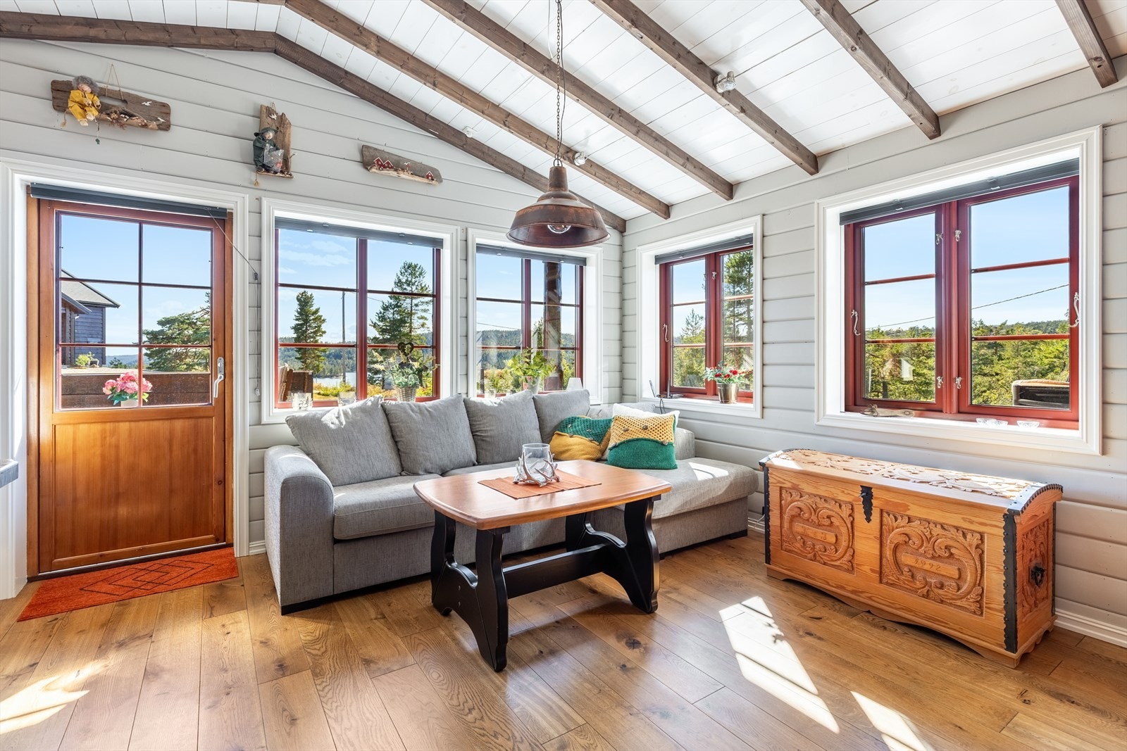 Direkte adgang til terrassen fra stuedel Galleribilde