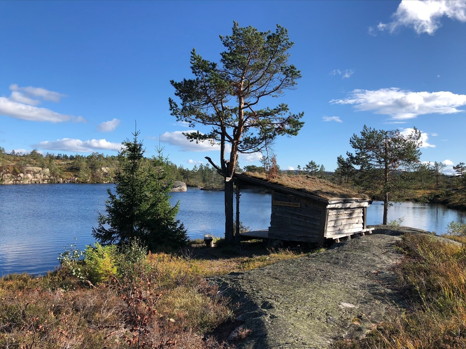 Populært turmål - gapahuken ved Store Dalstjønn! Galleribilde