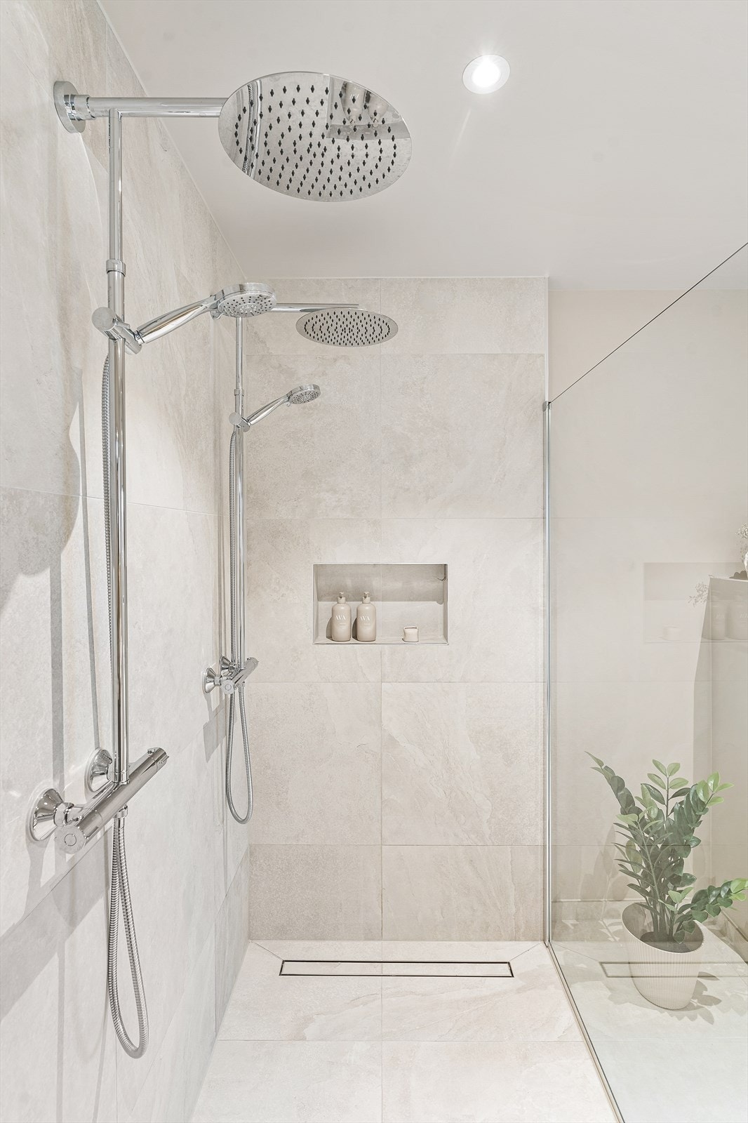 Dusjsone Galleribilde