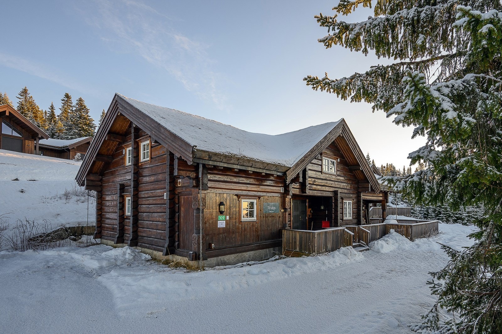 Fritidseiendommen ble oppført i 2015 og holder en gjennomgående god standard. Galleribilde