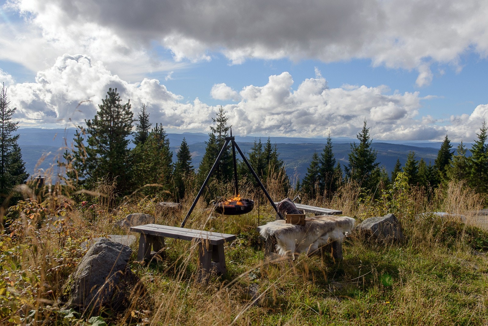 Eiendommen byr på fine uteområder hvor familie og venner kan samles til hyggelige sammenkomster. Galleribilde