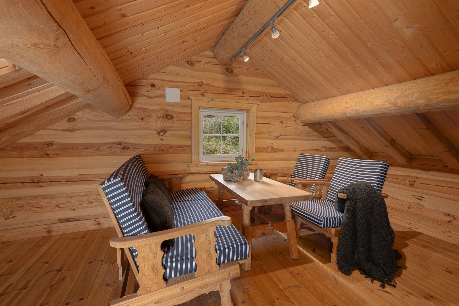 Det er også en hems i annekset som kan benyttes til oppbevaringsplass eller annet. Galleribilde