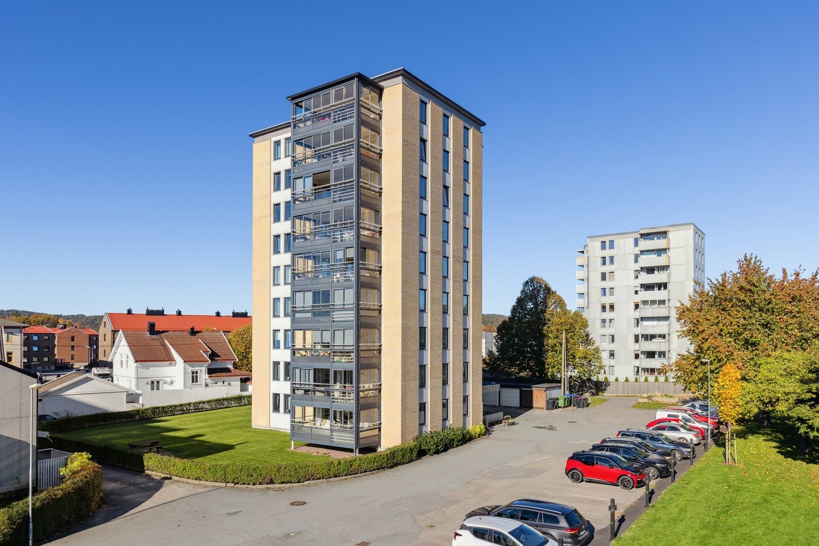 Parkering på felles oppstillingsplass. Galleribilde