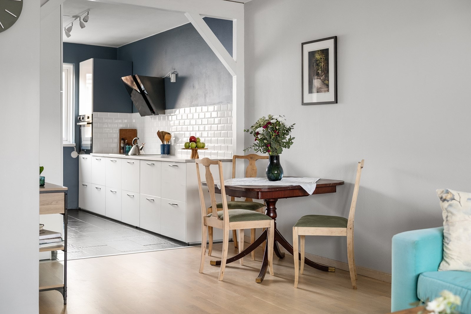 Den åpne løsningen gir en god romfølelse. Galleribilde