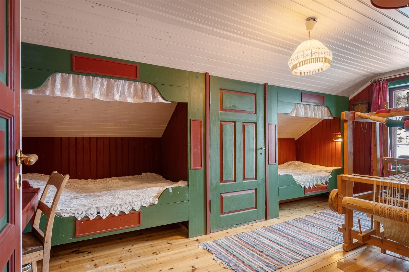 Her er det tre soverom og ett bad. Galleribilde