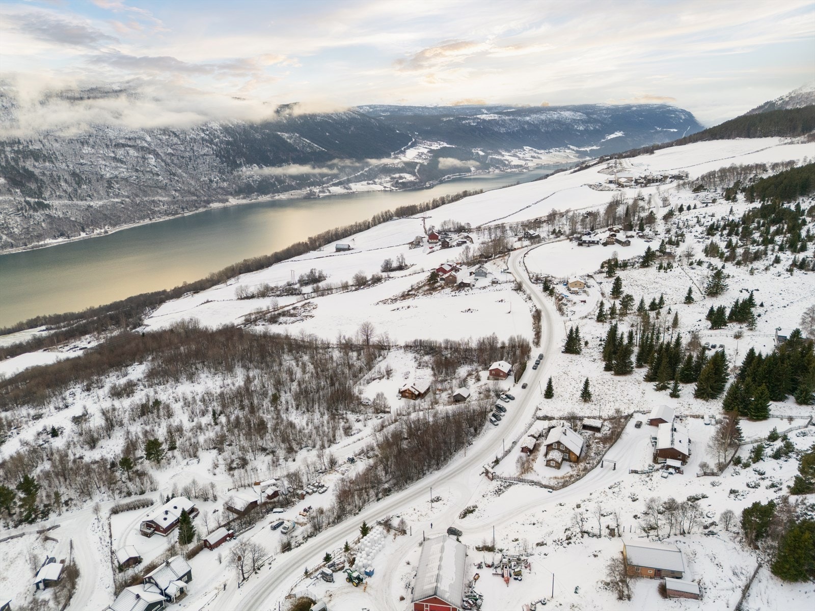 Nordherad er et hyggelig boligområde, med utsikt både mot Jotunheimen... Galleribilde