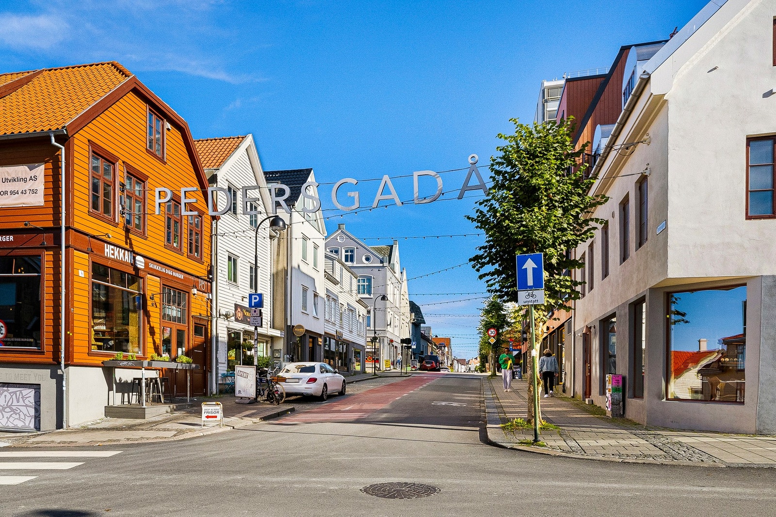 En ideell beliggenhet for deg som ønsker å bo sentralt. Like utenfor døren finner man Pedersgata med flere spennende spisesteder. Galleribilde