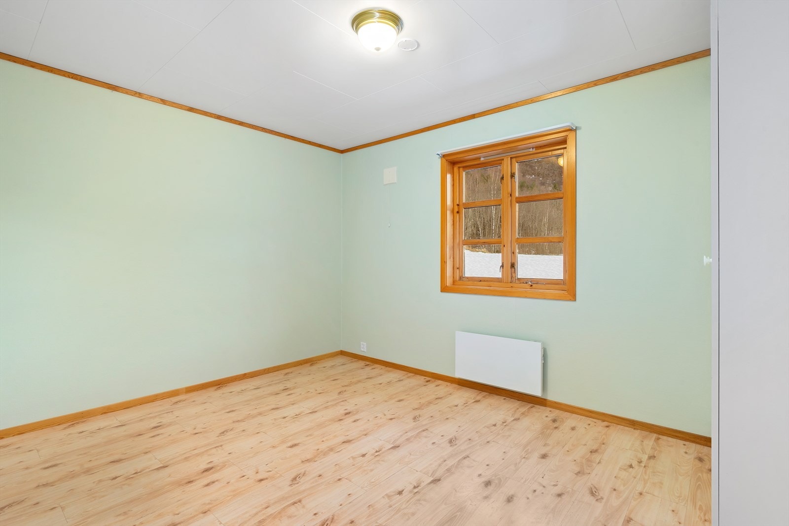 Soverom med garderobeskap montert. Galleribilde