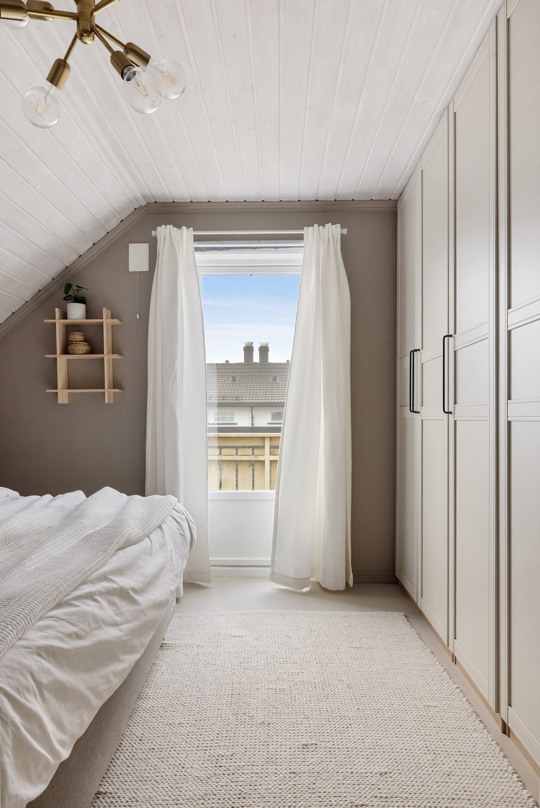 Fra hovedsoverom er det utgang til vestvendt balkong Galleribilde