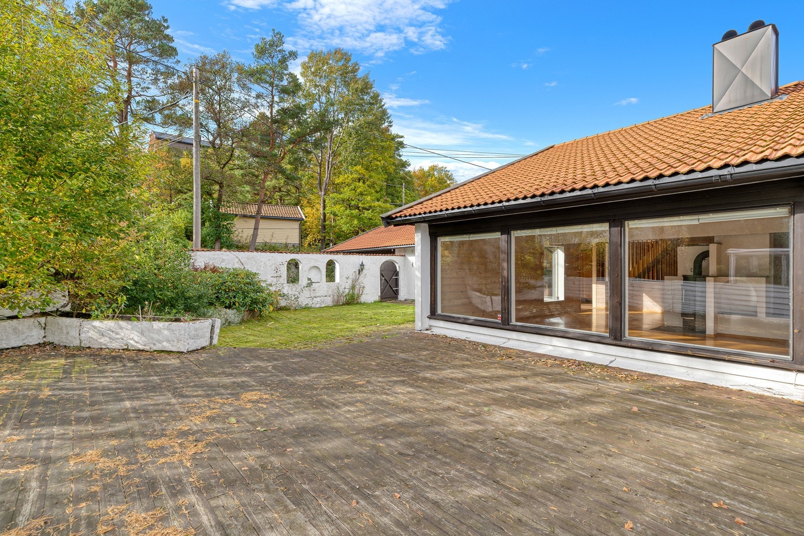 De romslige uteområdene gir deg muligheten til å skape din egen hageoase - enten du drømmer om en frodig hage, lekesone for barna eller en hyggelig terrasse Galleribilde