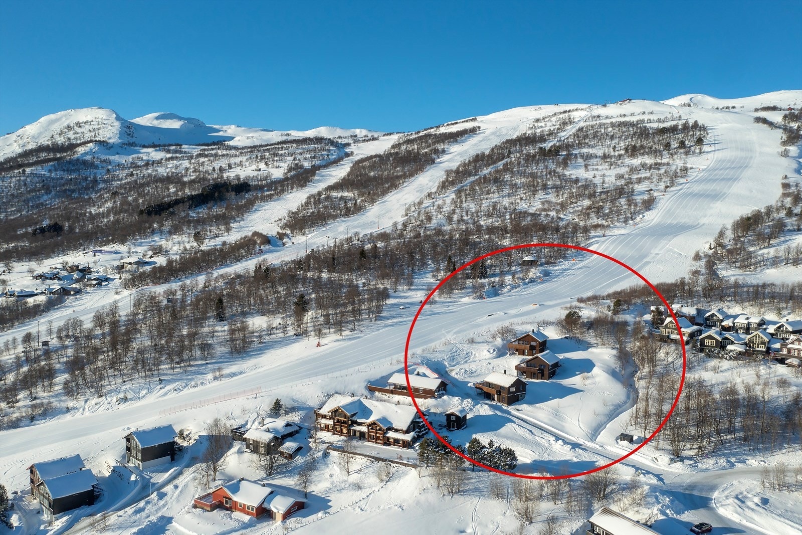 Feltet ligger helt inntil heisnedfarten i Stølen Galleribilde