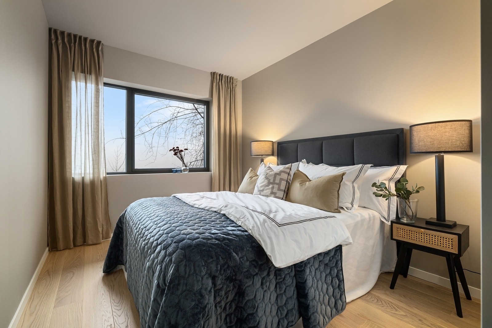 Hovedsoverom med walk-in garderobe og en-suite baderom Galleribilde