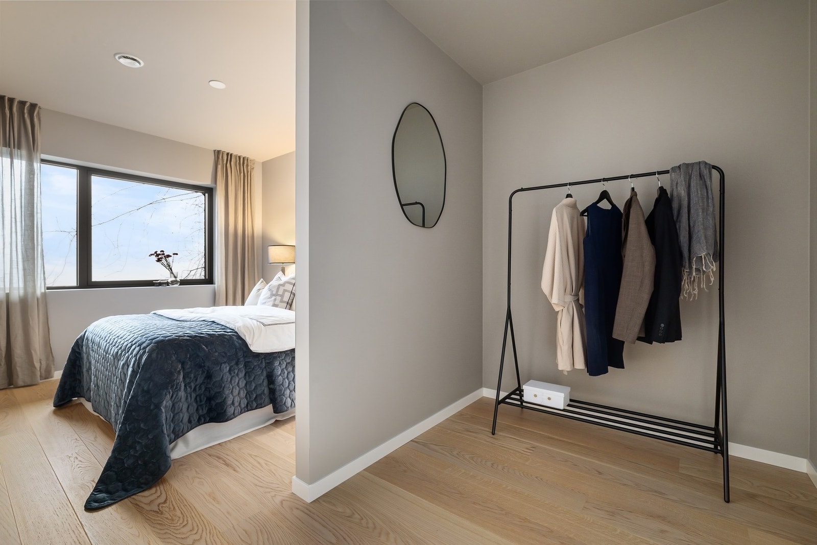 Walk-in løsning, med god plass til garderobeinnredning. Galleribilde