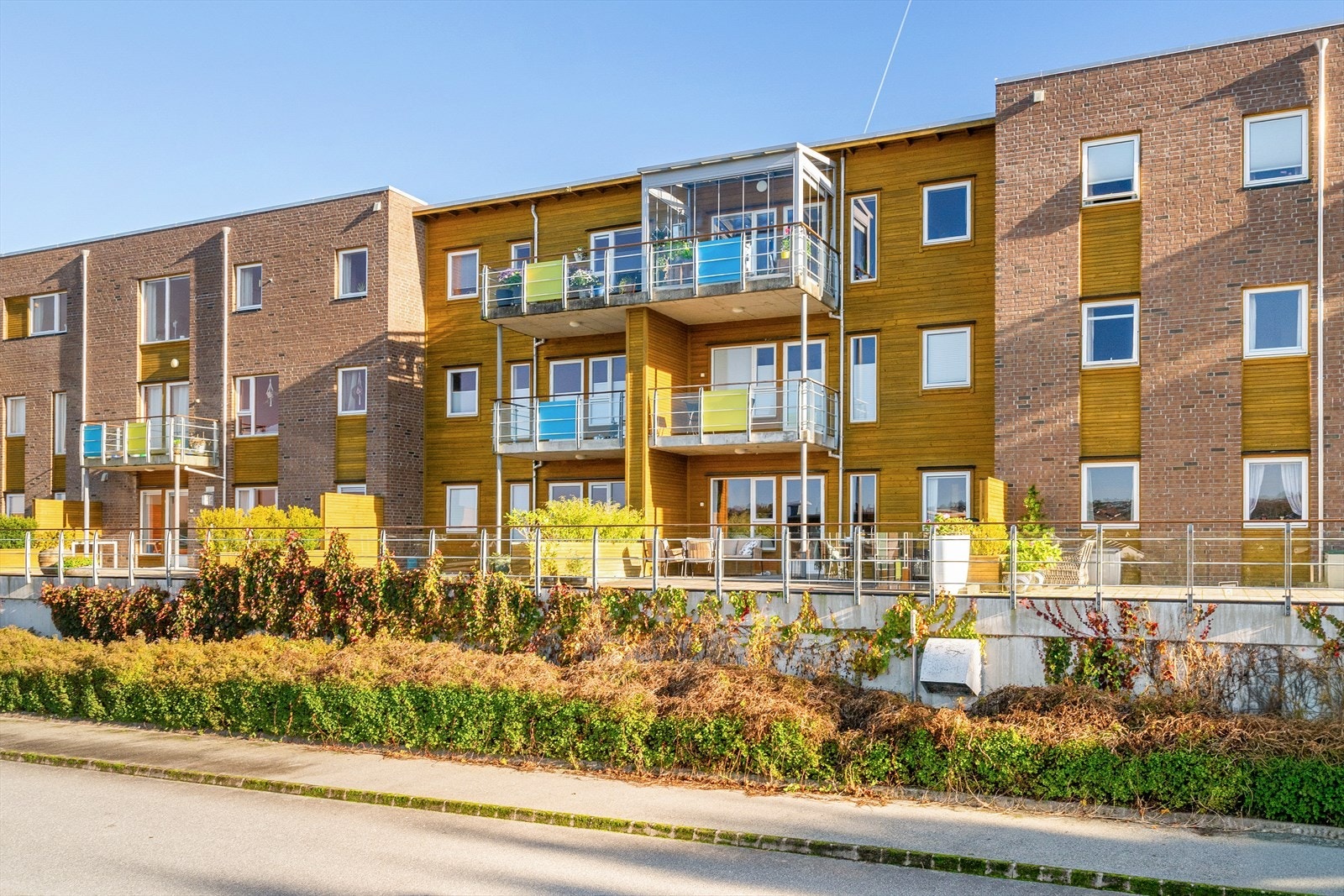 Sørbøbakken 10B ligger fint til i et ettertraktet område på Ganddal/Sørbø. Galleribilde