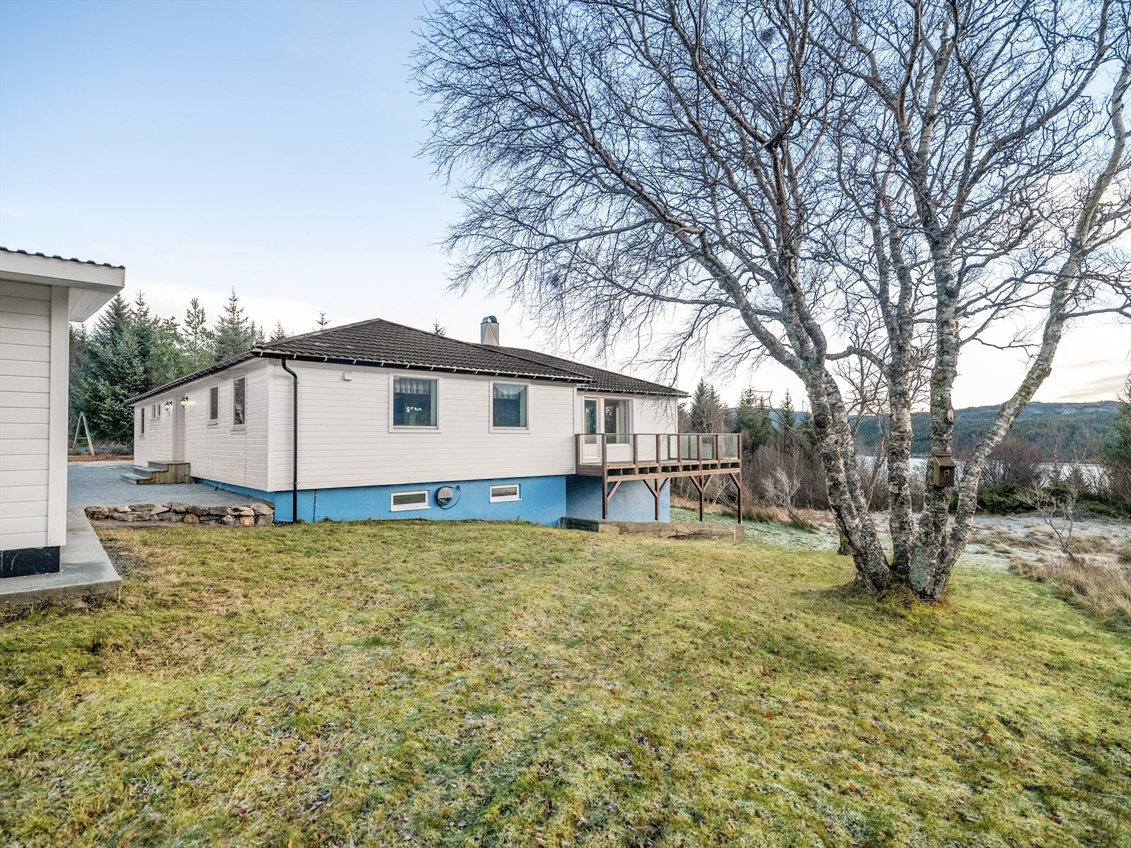 Uteområdet gir mange muligheter for både lek og rekreasjon Galleribilde