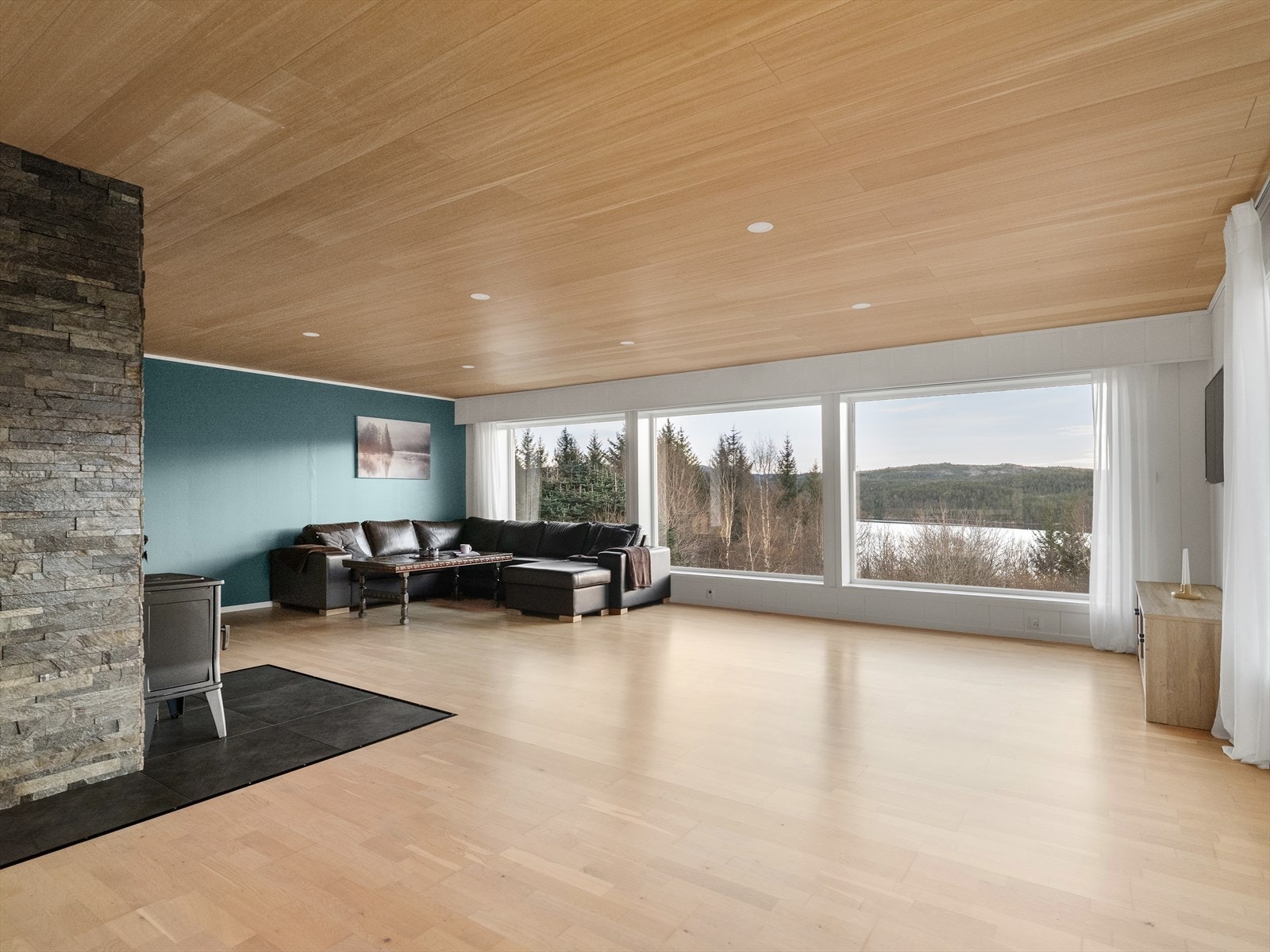 Den åpne løsningen er på hele 77 kvm Galleribilde