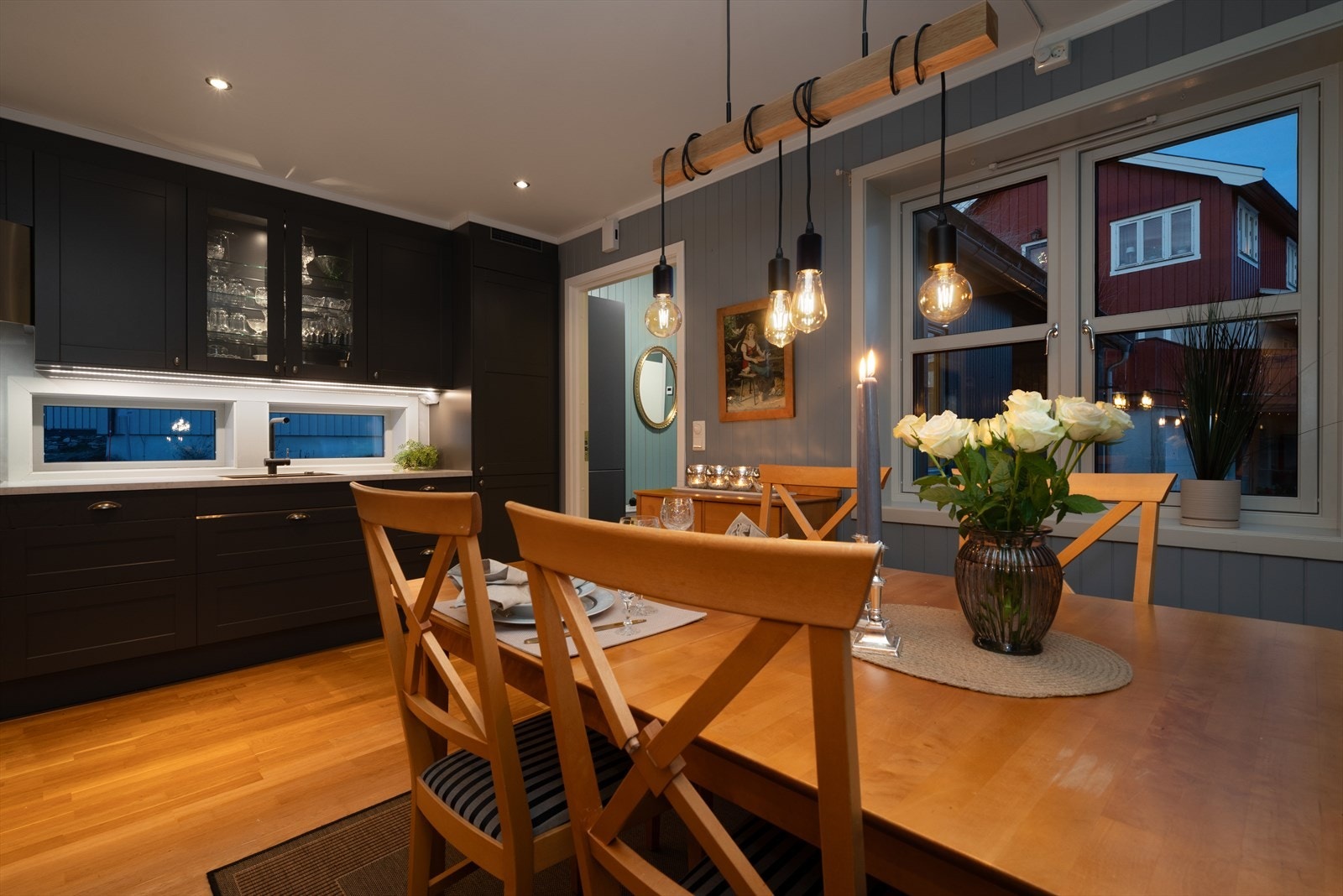 Spisestue. Galleribilde