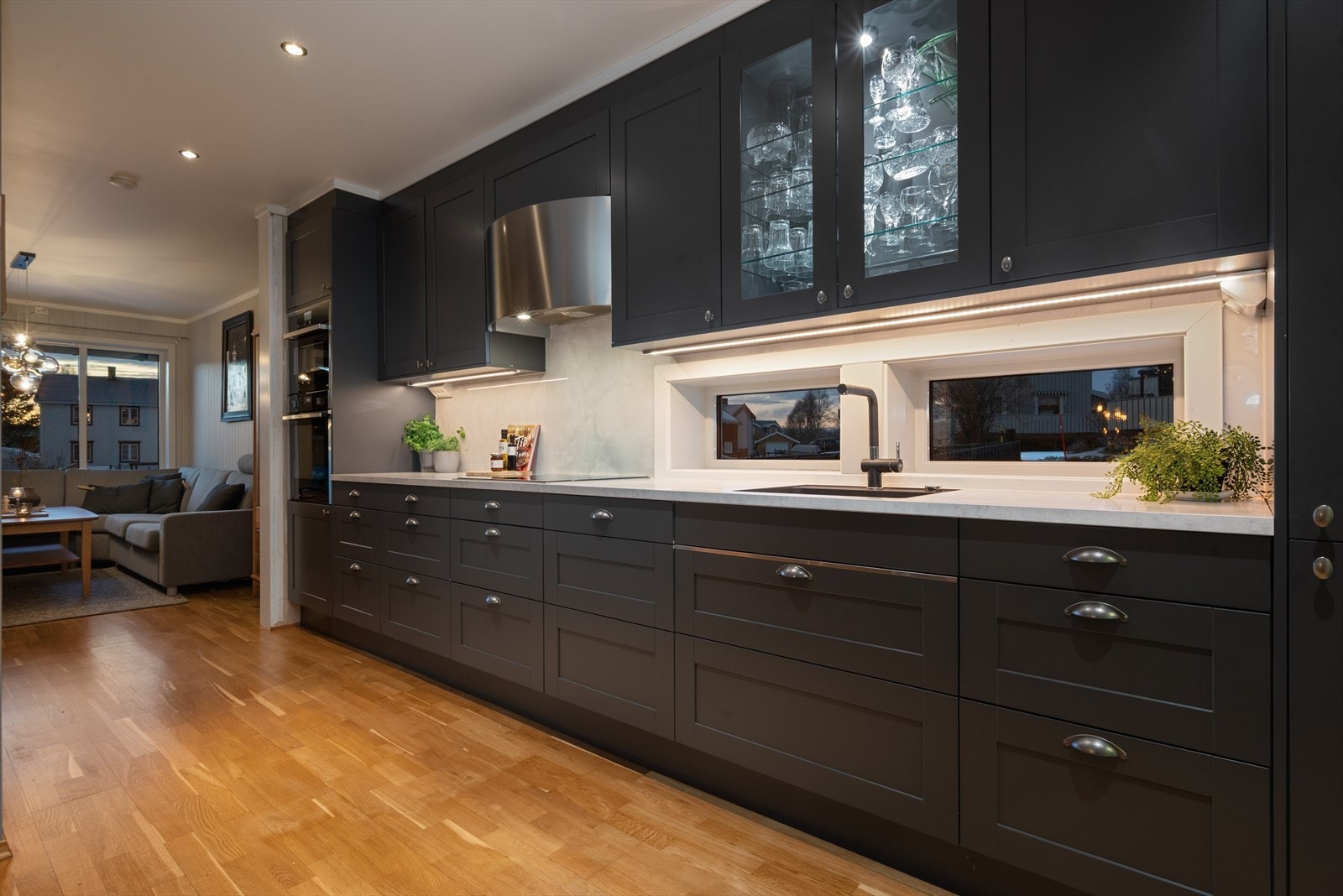 Flott kjøkken fra Sigdal. Modellen heter Scala og ble satt inn i 2019. Galleribilde