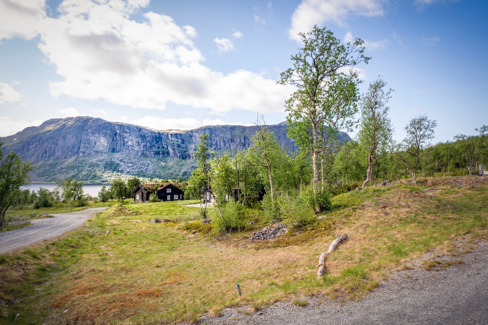 Eiendommen er pliktig til å koble seg på offentlig vann- og avløp via private stikk- og fellesledninger Galleribilde