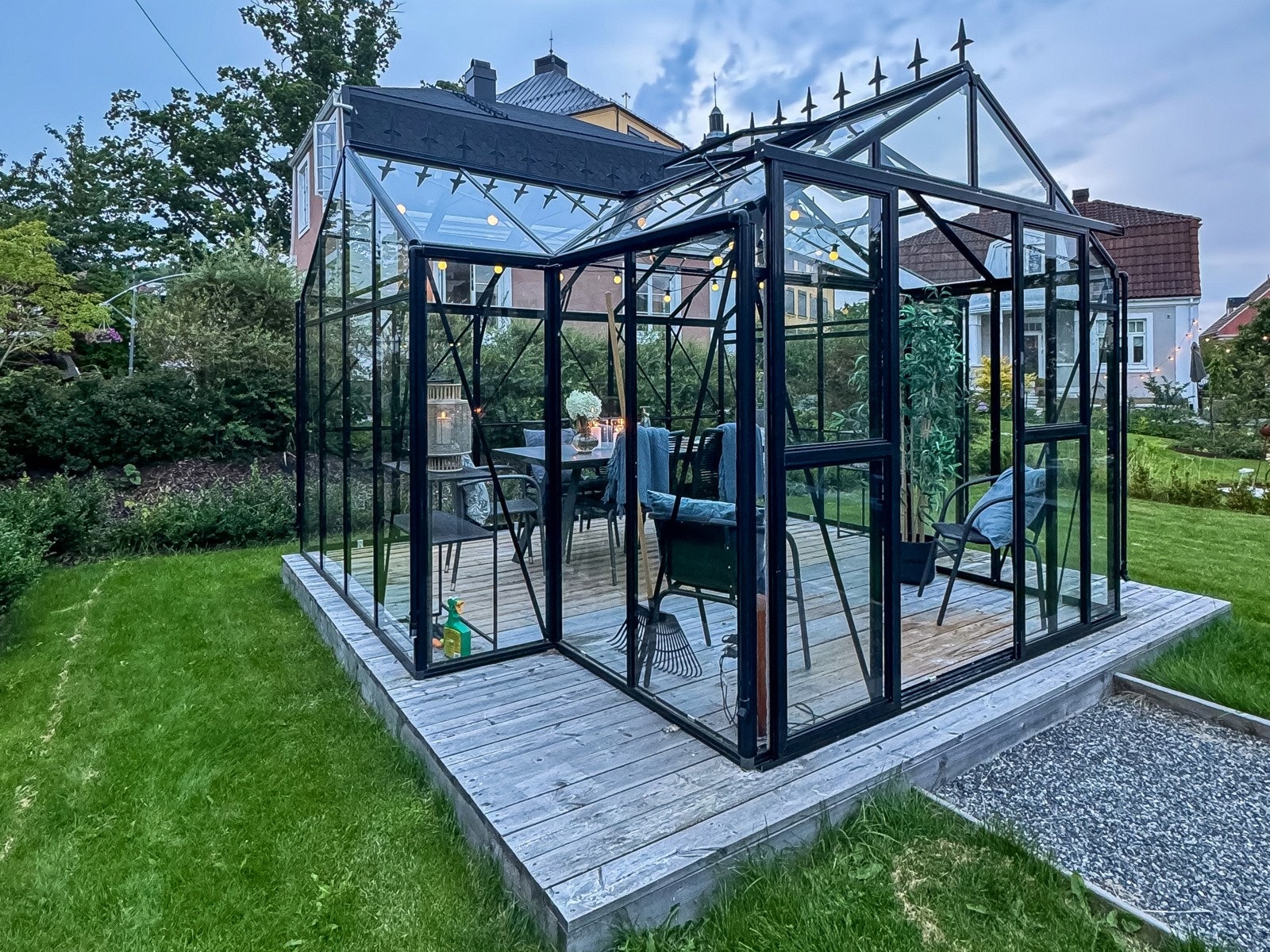 Her er det bare å nyte sene sommerkvelder i hyggelige lag. Galleribilde