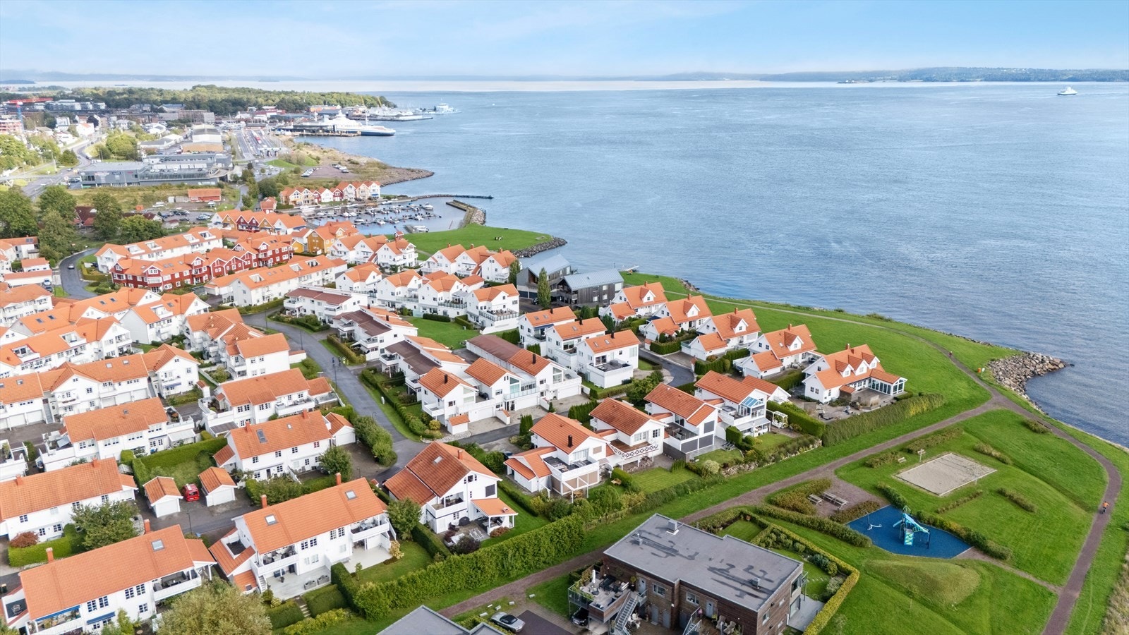 Dronebilde over boligområdet Strandparken Galleribilde