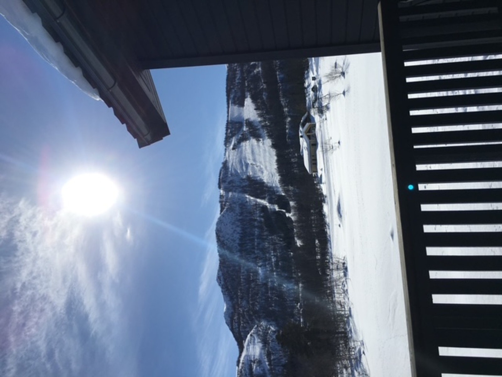 Fin utsikt mot alpinanlegget Galleribilde