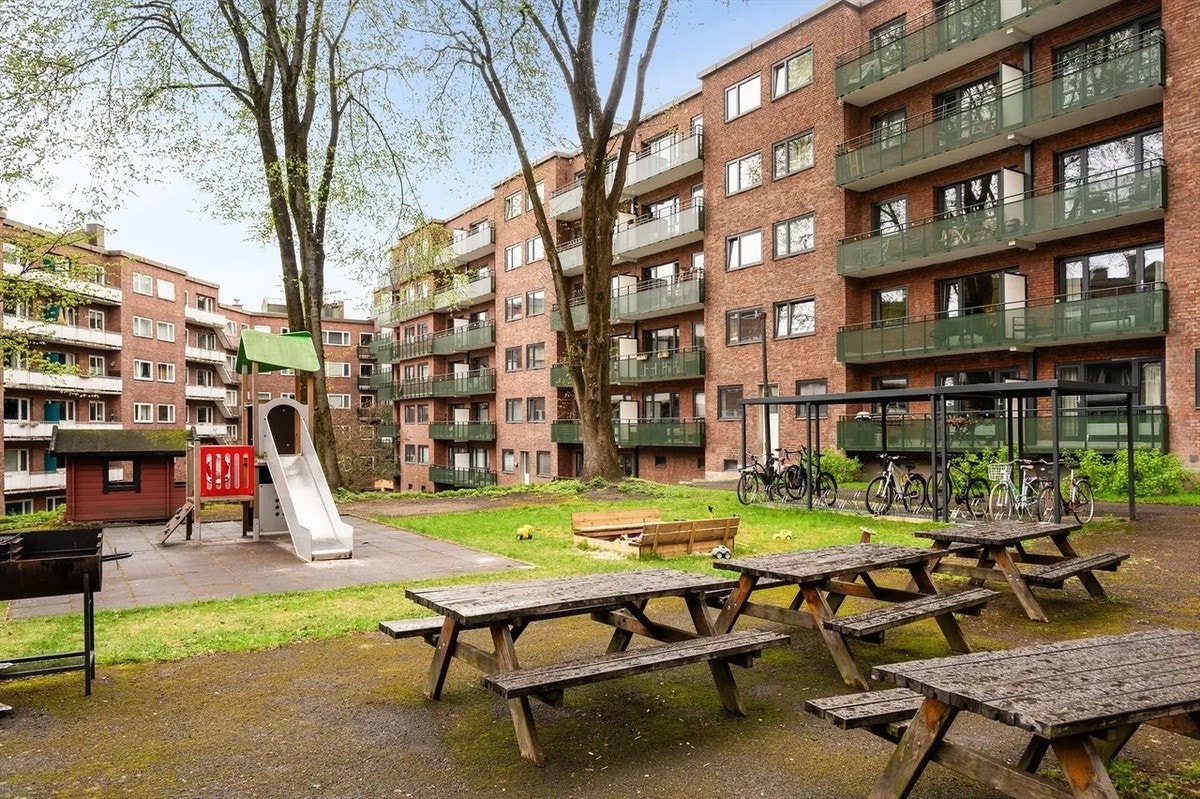 Koslige sitteområder i bakgården. Galleribilde