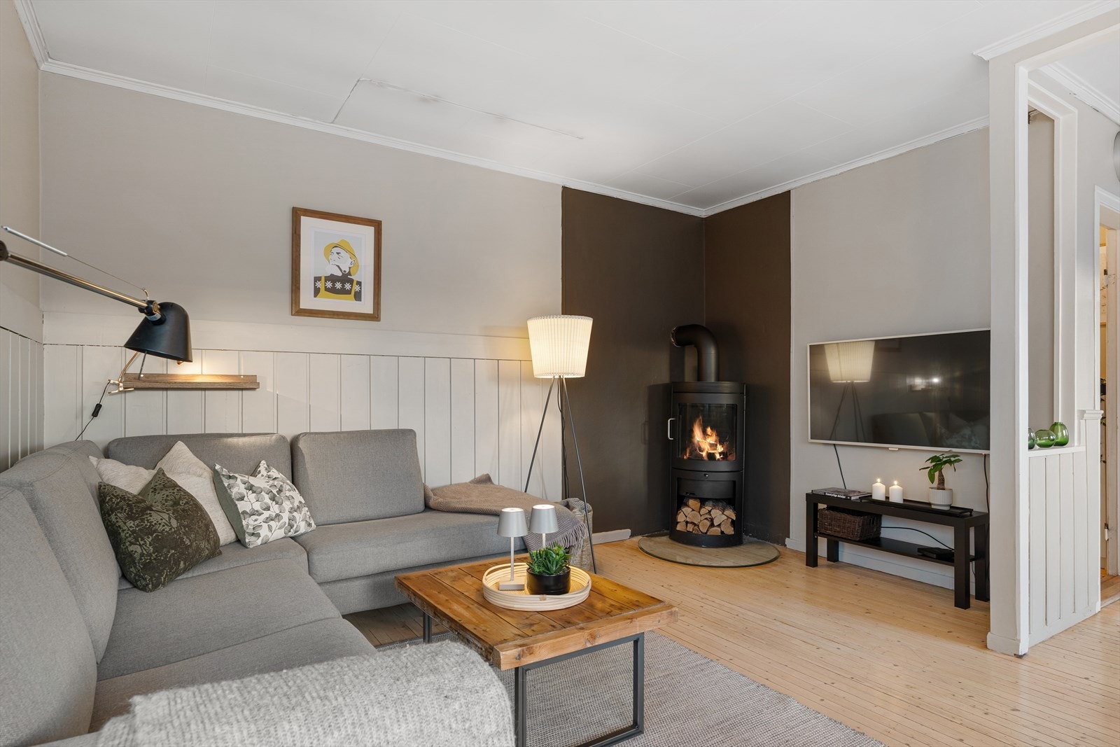 Det er etablert ildsted i begge boligetasjene Galleribilde