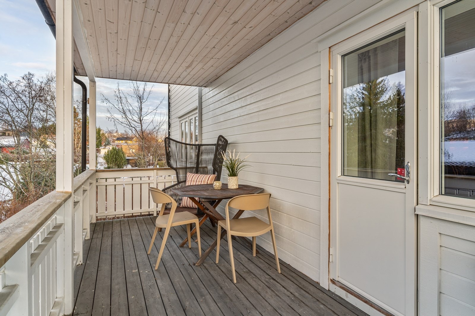 Balkongene er vestvendt og har dermed gode solforhold Galleribilde