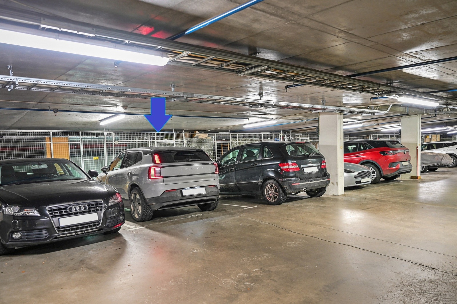 Garasje i lukket anlegg Galleribilde