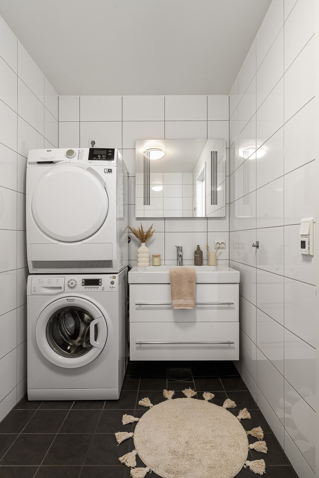 Opplegg for vaskemaskin og tørketrommel kan også nevnes. Galleribilde