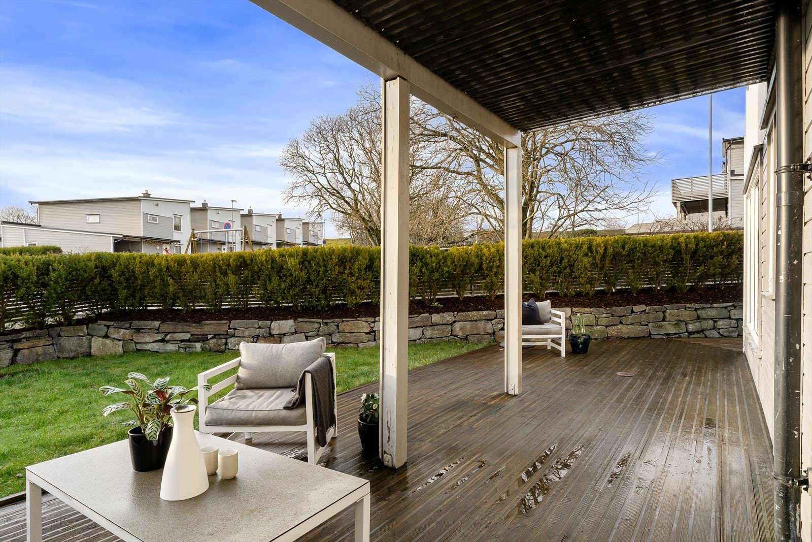 Her har man lune og solrike kroker med et romslig areal som lar seg møblere i flere grupper, alt etter behov og anledning. Galleribilde