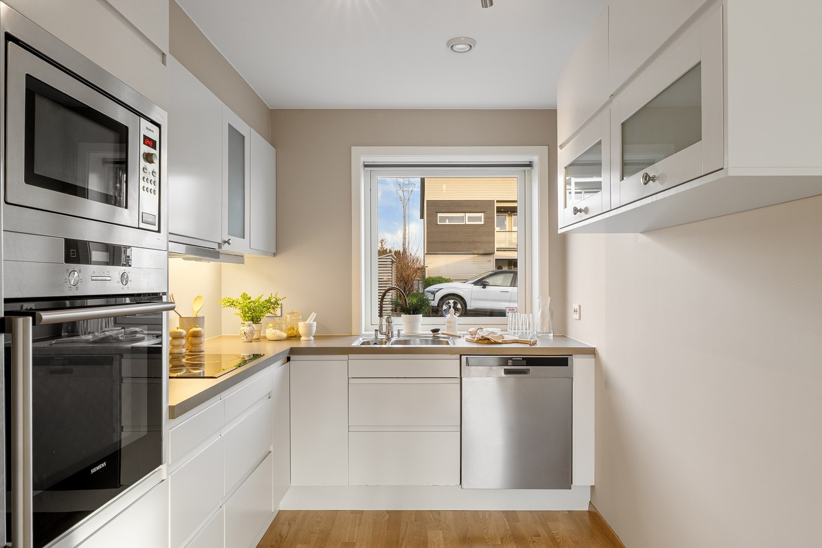 Samtidig som man har nok benkeplass til å lage mat på. Galleribilde