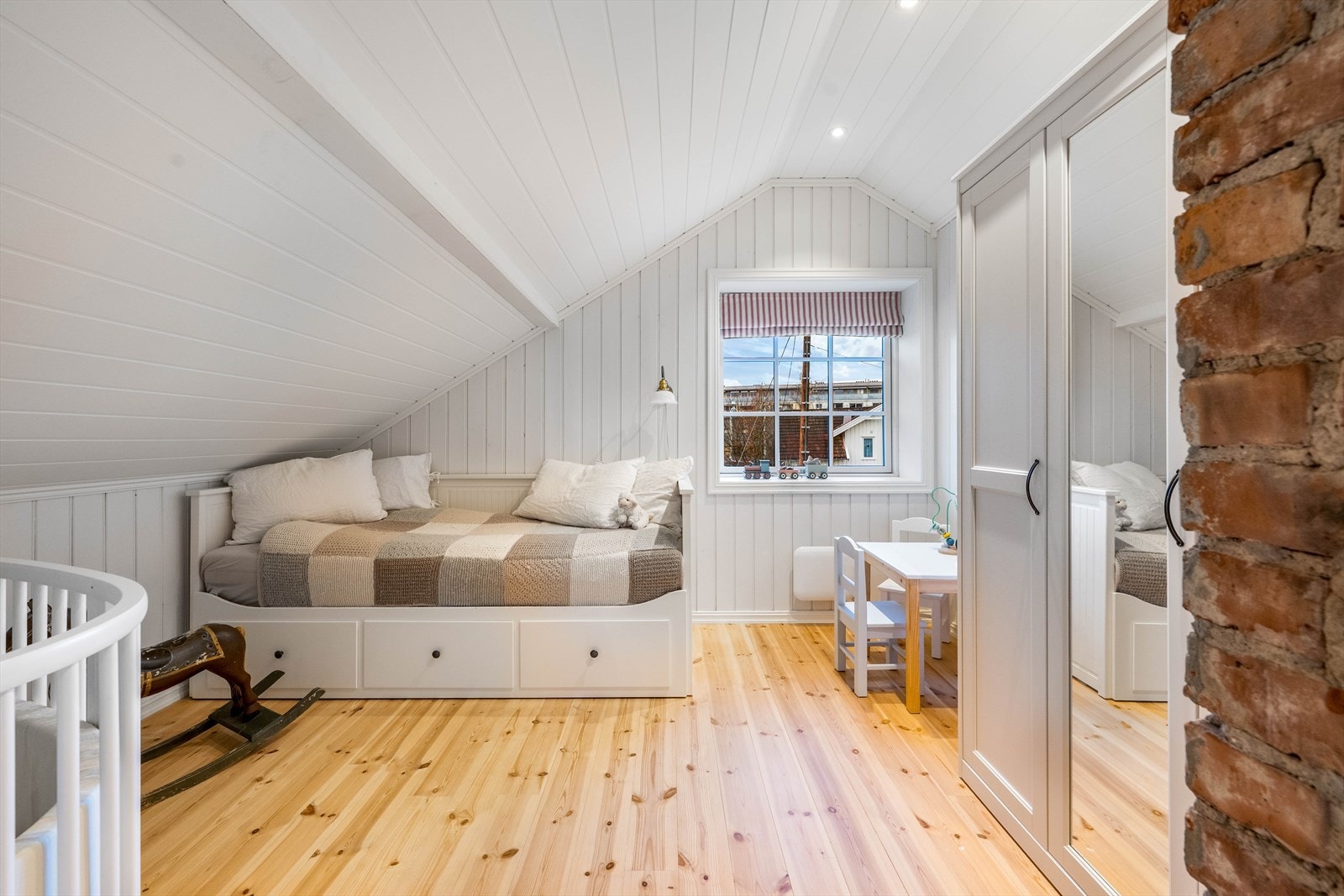 Soverom 2 er et perfekt barnerom, gjesterom, kontor eller hobbyrom. Galleribilde