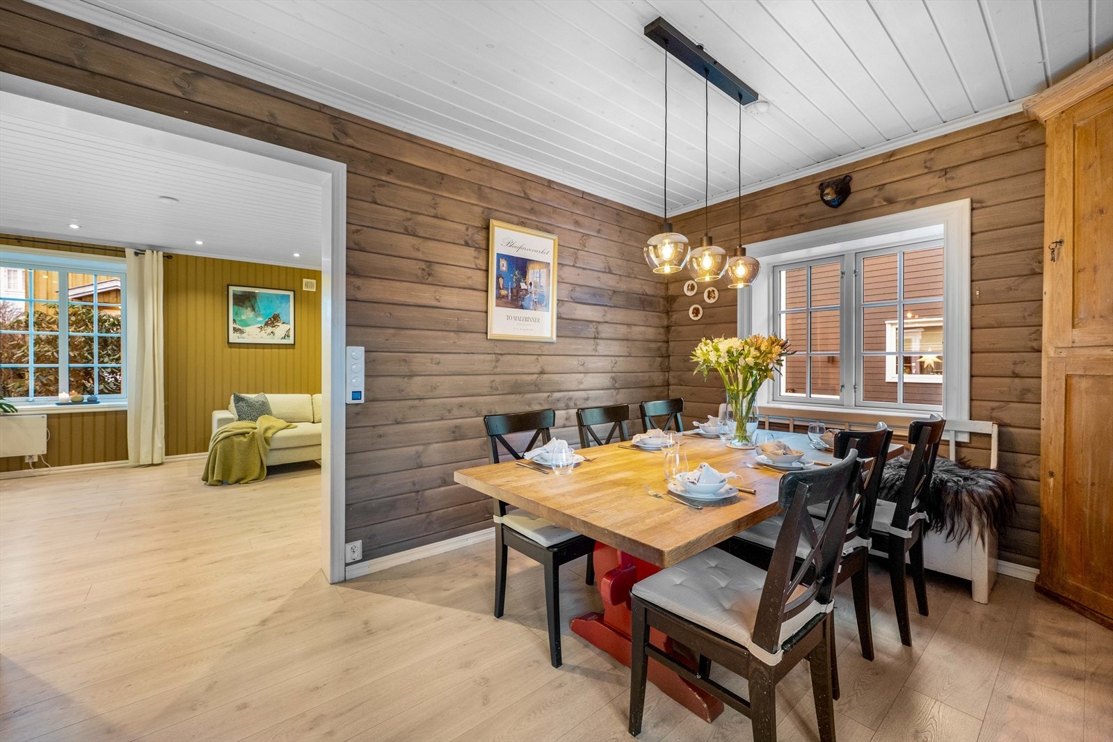 På kjøkkenet er et plass til egen spisegruppe. Galleribilde