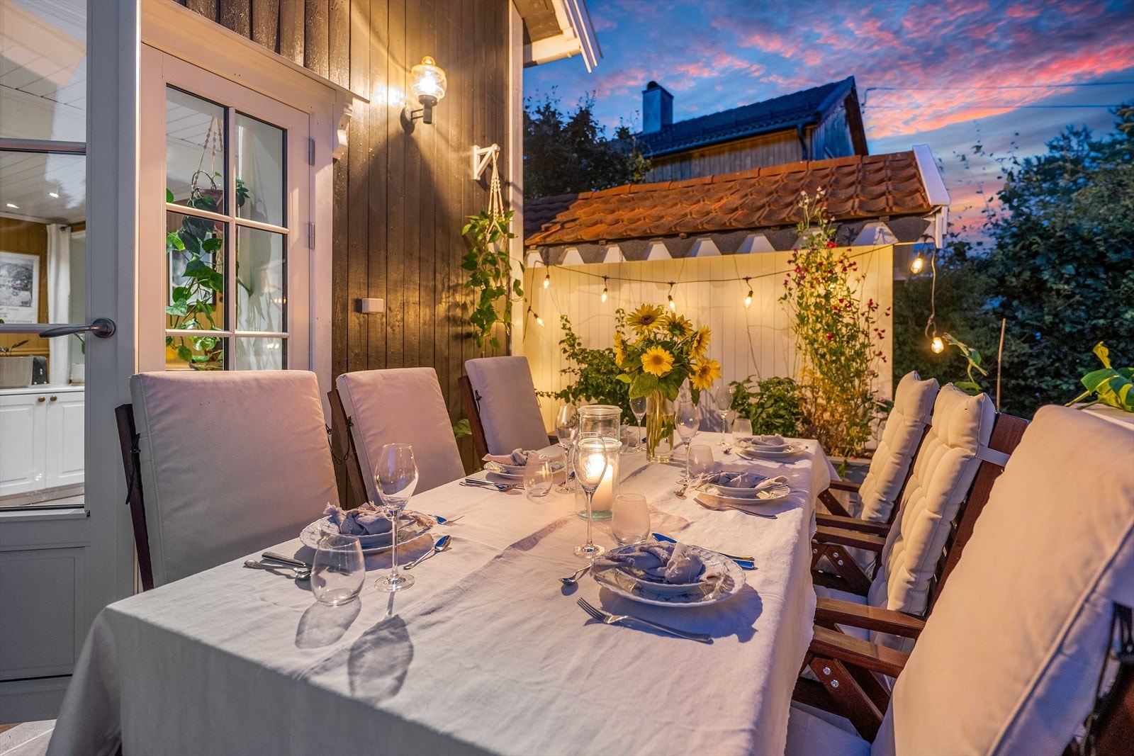 Her kan man invitere venner og familie på hyggelige sommerkvelder! Galleribilde