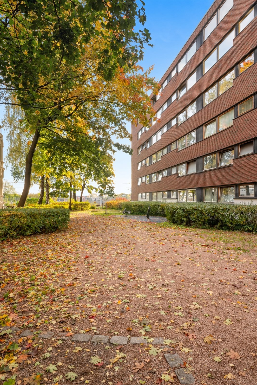 Pent opparbeidet grøntarealer rundt eiendommen. Galleribilde