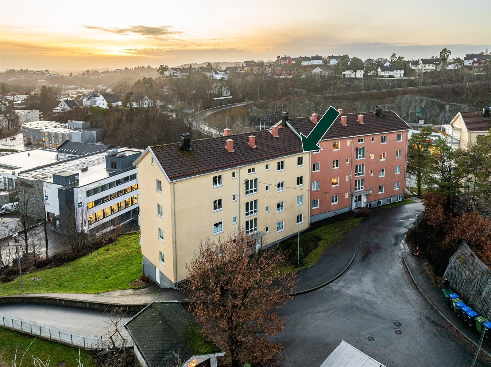 Velkommen til Strømsbuåsen Borettslag! Rett ved Arendal sentrum og Strømsbu Torg. Galleribilde