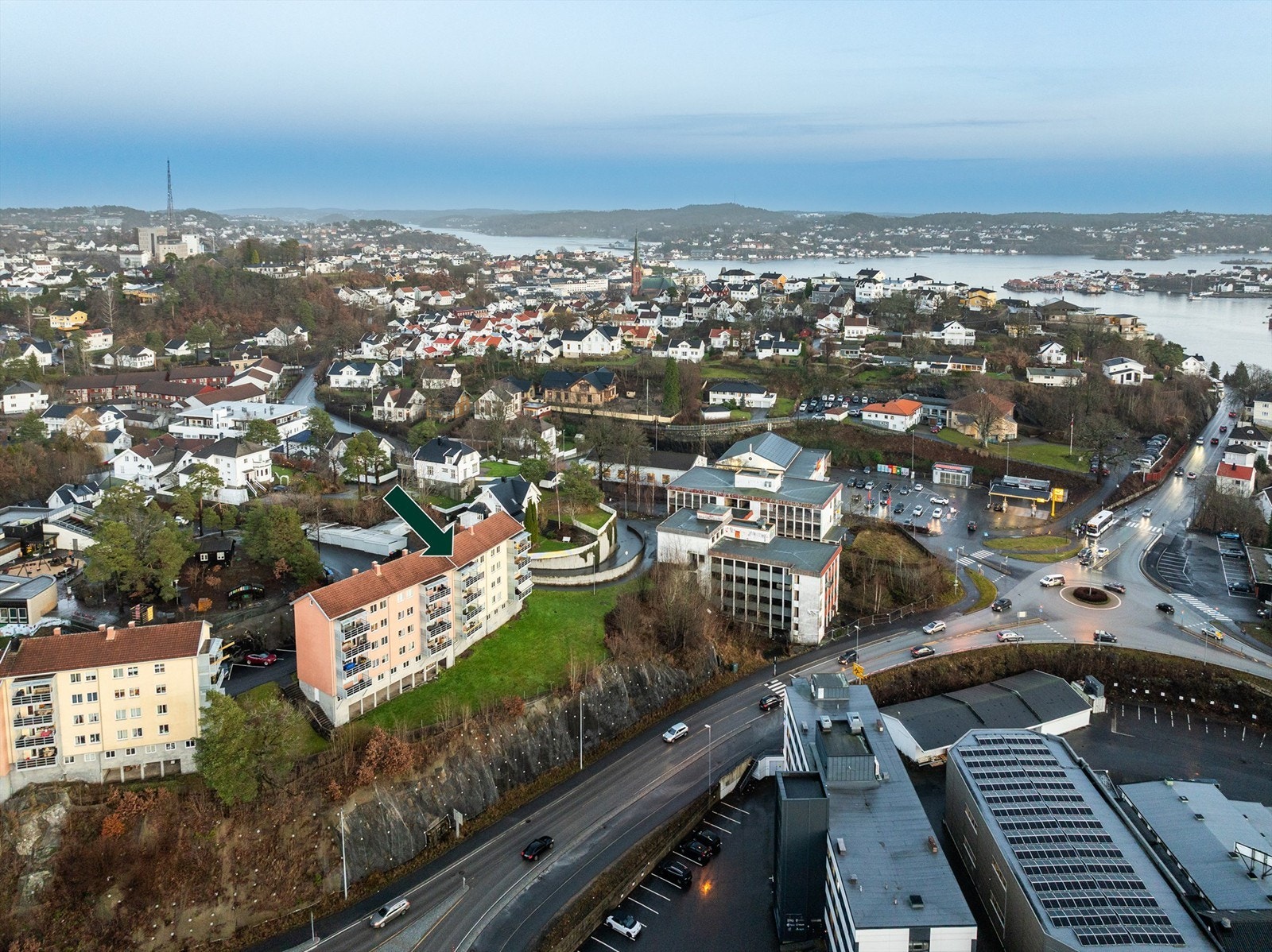 Coop Extra få meter unna, og få minutter til sentrum til fots. Galleribilde