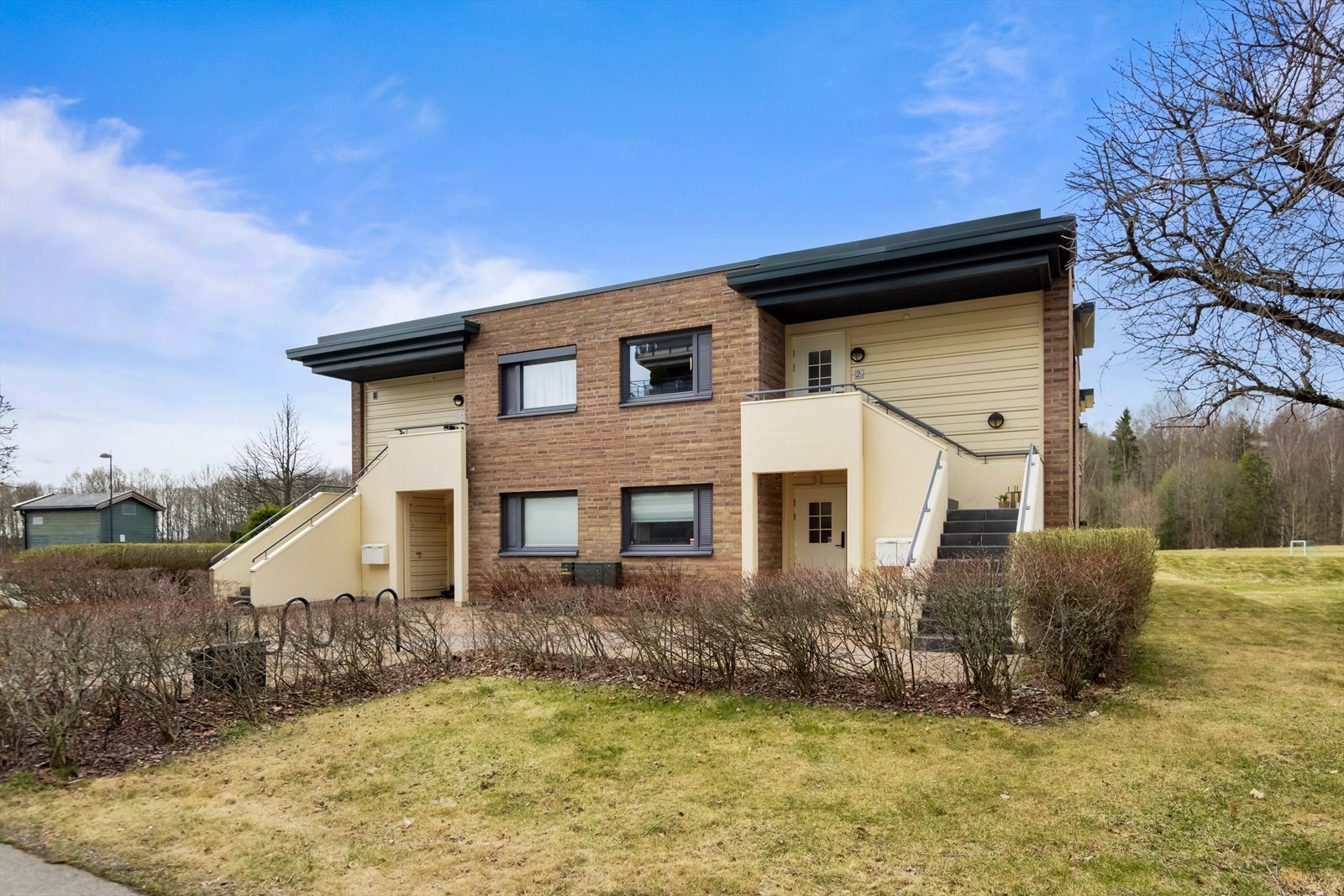 Utvendige trapper er belagt med fliser og varmekabler. Galleribilde