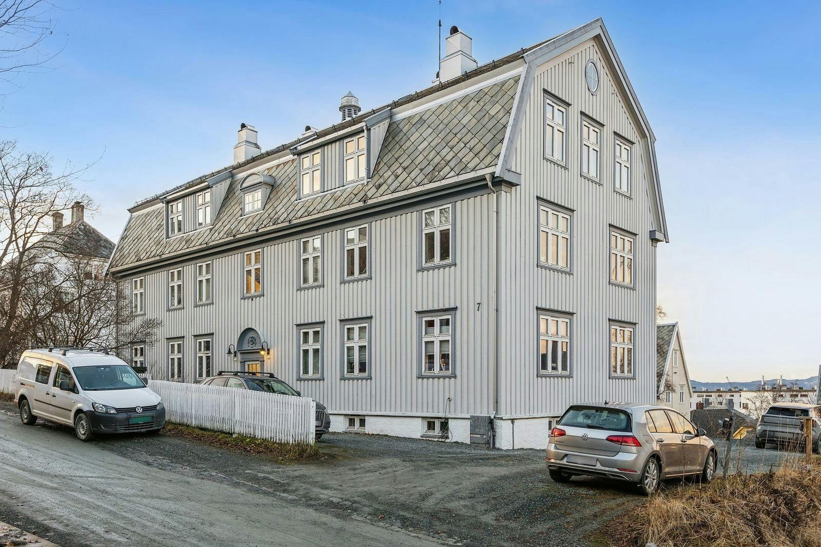 Fasade: Leiligheten ligger i 3.etg i Lagmann Dreyers Gate 7 på Bakkaunet. Galleribilde