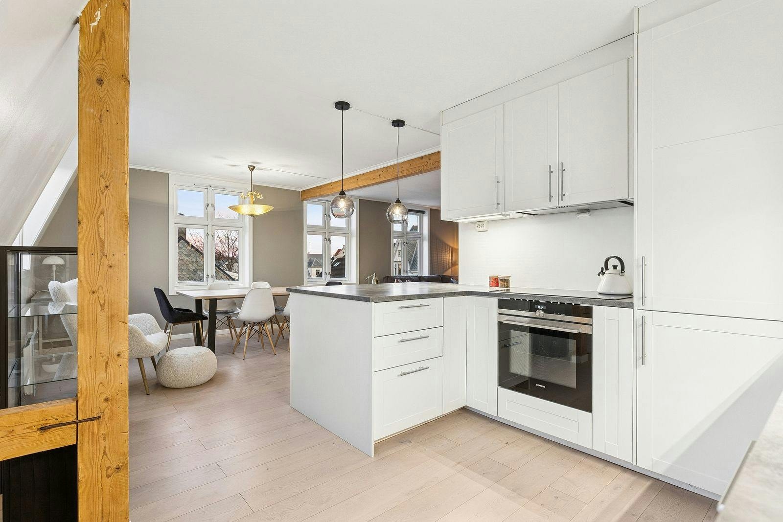 Flott loftsleilighet på 80 kvm. Leies ut fullt møblert. Galleribilde