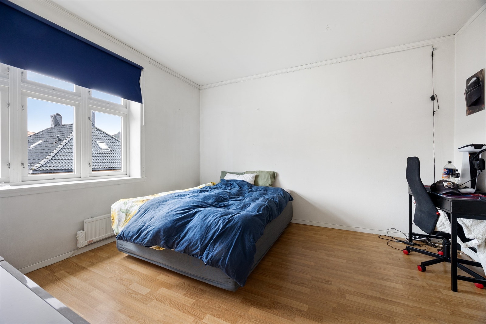 Romslig soverom med god plass til ønsket innredning. Galleribilde