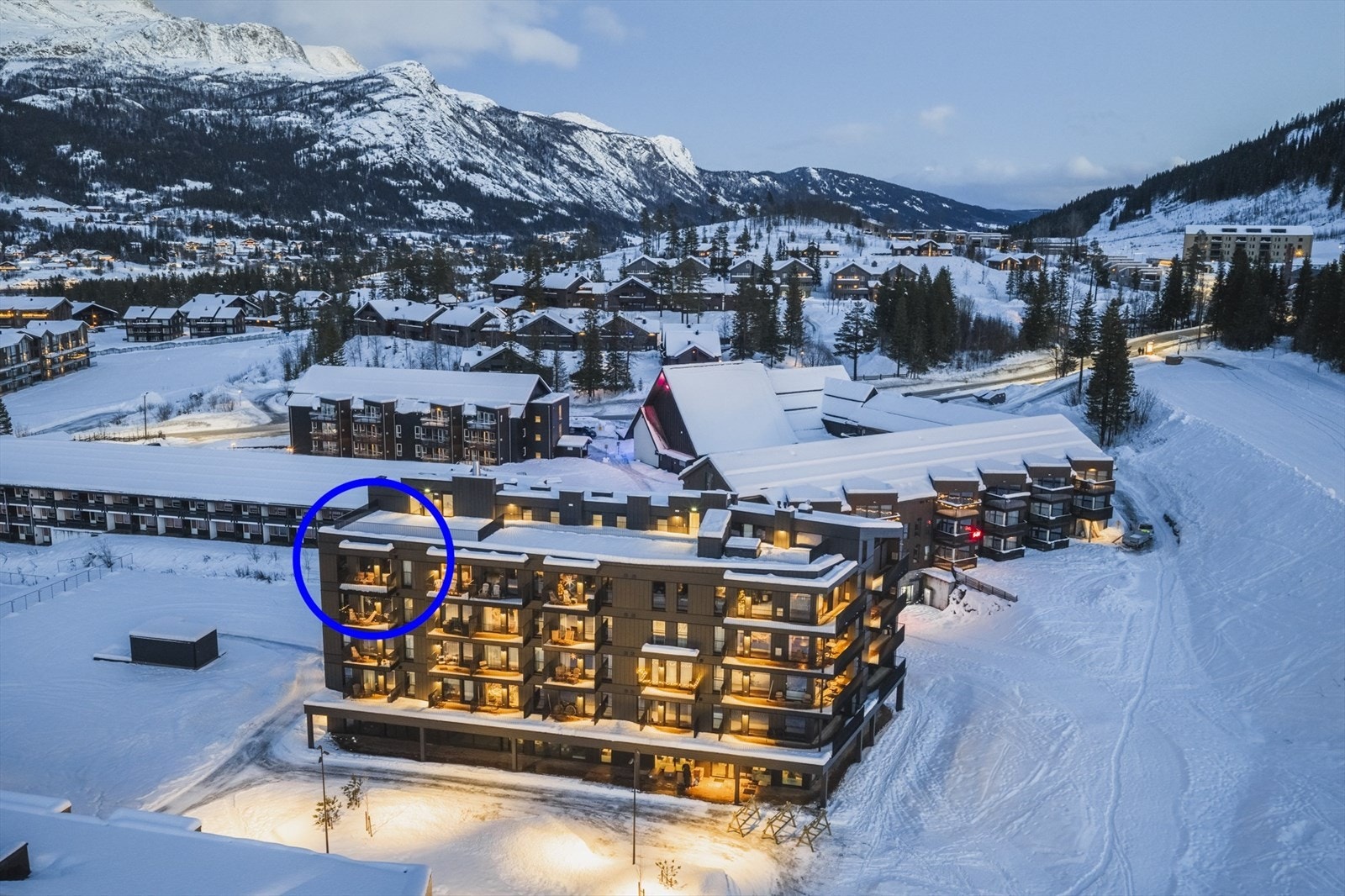 En vestvendt - Topp og hjørne leilighet Galleribilde