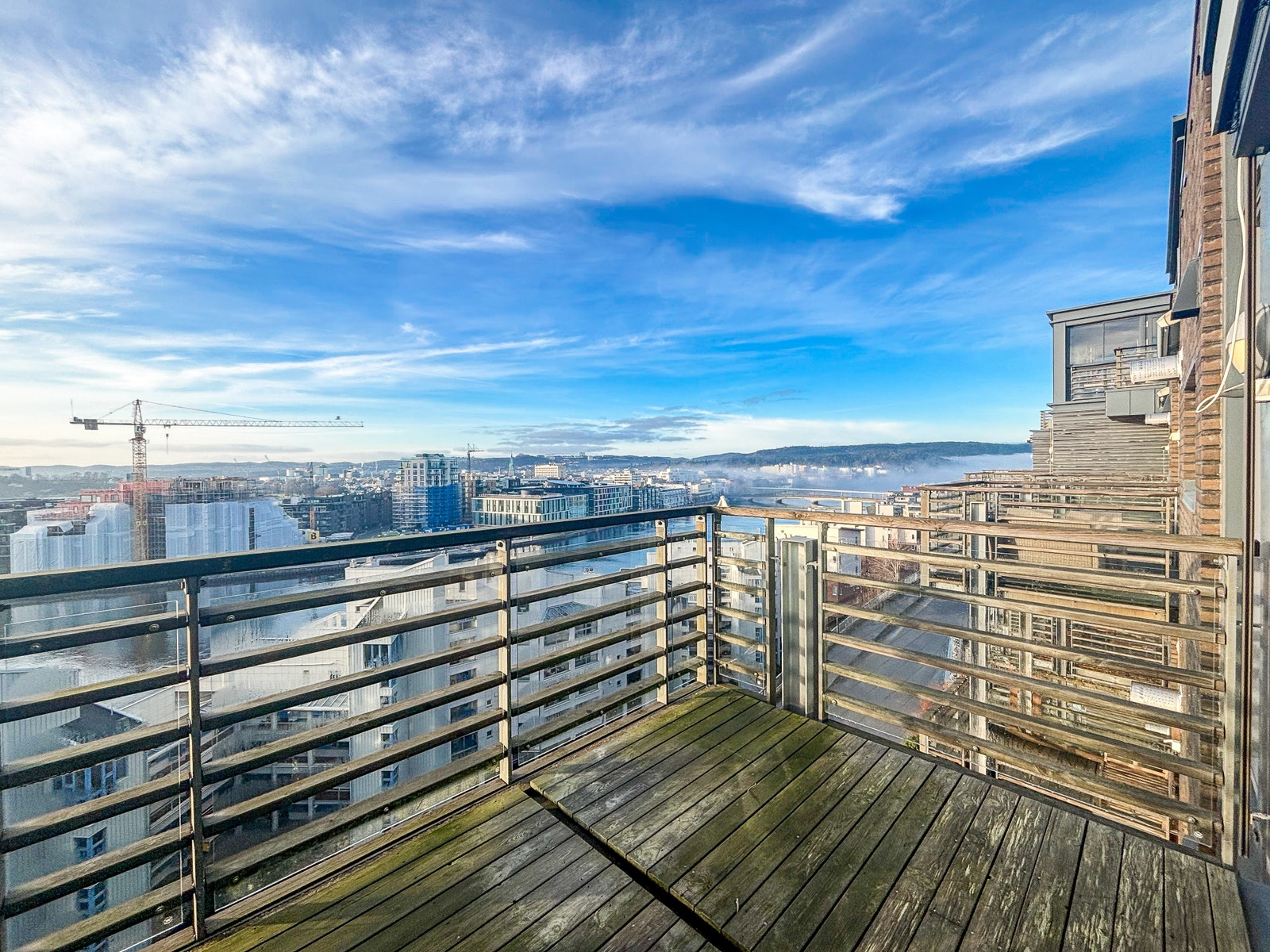 Flott balkong med utgang fra stuen. Galleribilde