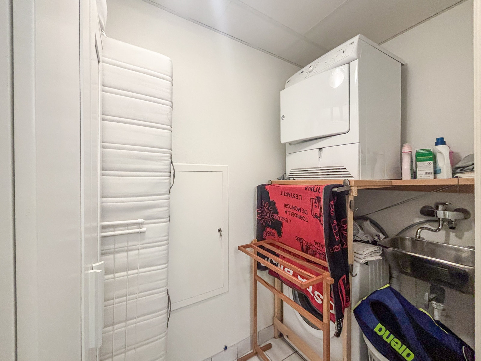 Vaskerom/bod med inngang fra badet. Galleribilde