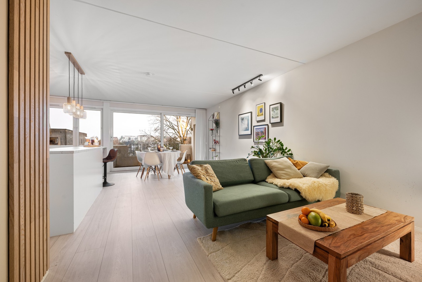 Stort og veldrevet borettslag med gode fellesfasiliteter som blant annet trimrom, badstue, bordtennis- og snekkerrom. Galleribilde